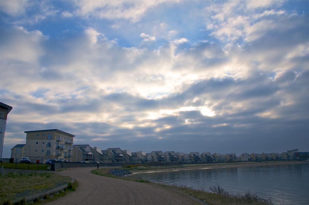 Traeth Bychan Apartment Llanelli Esterno foto